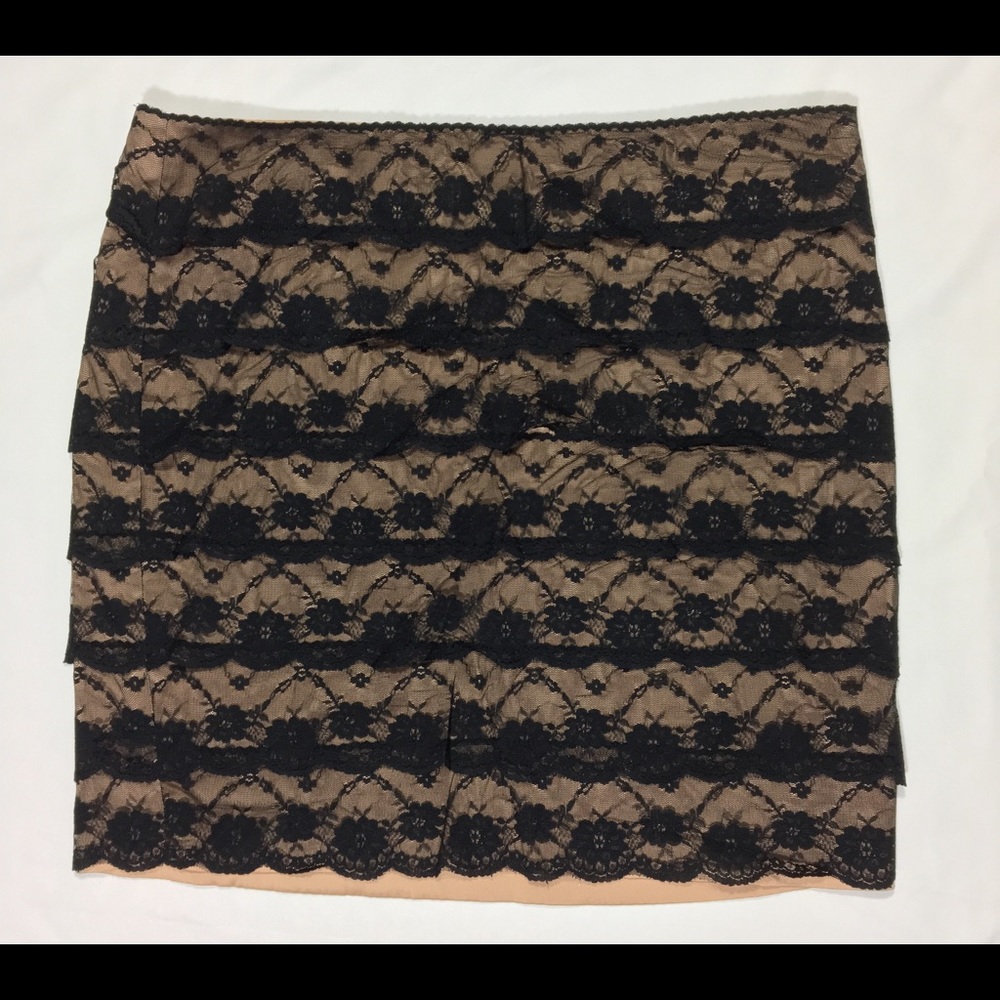 FOREVER 21 Nude Lining Black Lace Mini Skirt Sz L